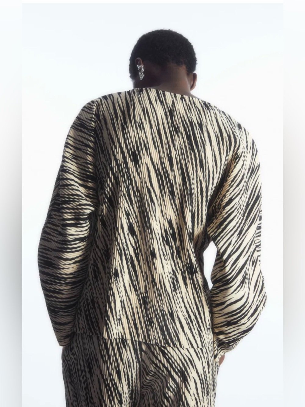COS Rounded Pleated Top, size M - Picture 3 of 16